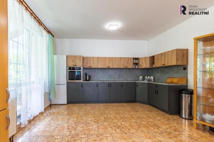 Prodej obchodního prostoru, Bystřice - Semovice, 800 m2