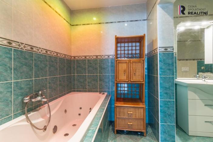 Prodej obchodního prostoru, Bystřice - Semovice, 800 m2