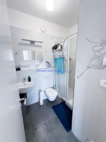 Pronájem kanceláře, Hradec Králové, třída Karla IV., 240 m2