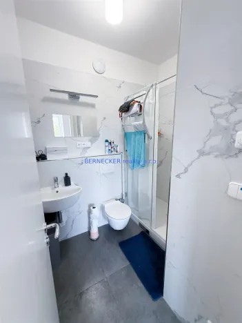 Pronájem kanceláře, Hradec Králové, třída Karla IV., 240 m2