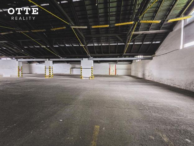 Pronájem skladu, Rokycany, Boženy Němcové, 3679 m2