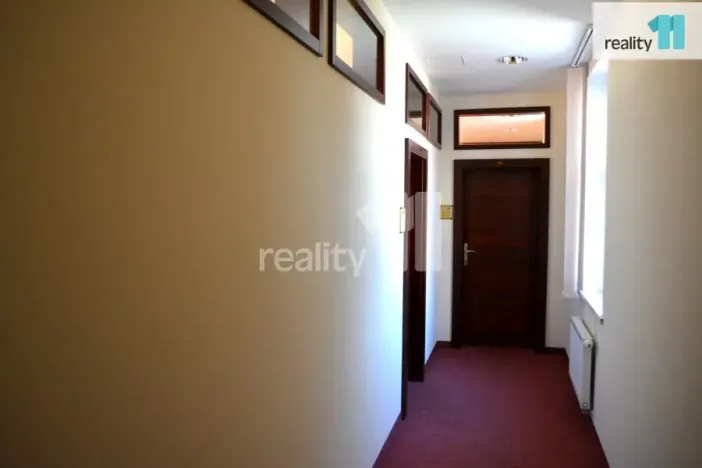 Pronájem kanceláře, Karlovy Vary - Dvory, Chebská, 31 m2
