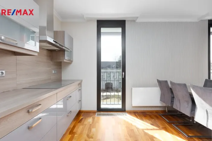 Prodej bytu 3+kk, Karlovy Vary, Pražská silnice, 99 m2