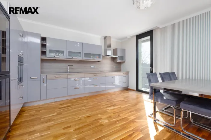 Prodej bytu 3+kk, Karlovy Vary, Pražská silnice, 99 m2