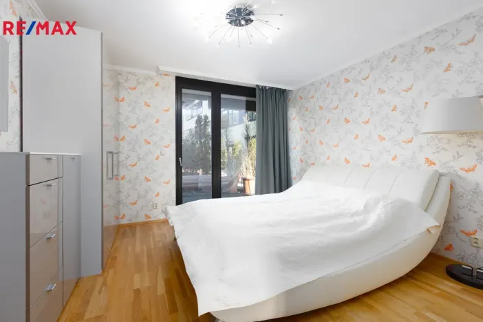 Prodej bytu 2+kk, Karlovy Vary, Pražská silnice, 63 m2