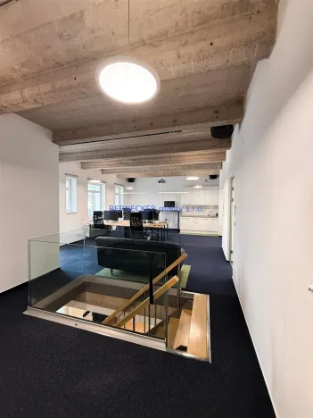 Pronájem bytu 6+kk a větší, Hradec Králové, třída Karla IV., 240 m2