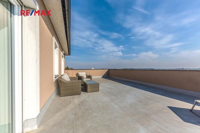 Prodej rodinného domu, Líbeznice, Nedvědova, 320 m2