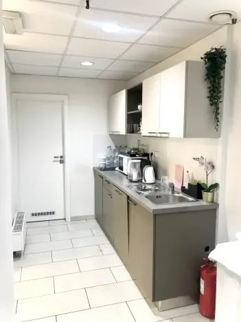 Pronájem obchodního prostoru, Praha - Karlín, Křižíkova, 54 m2