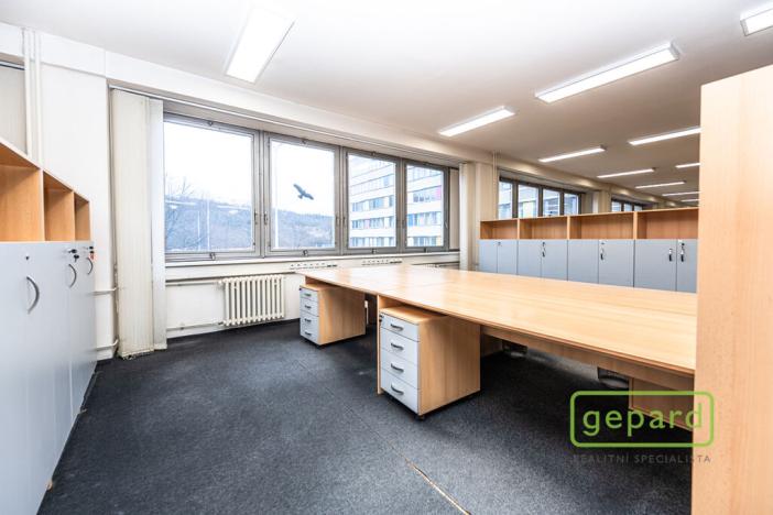 Pronájem kanceláře, Praha - Motol, Plzeňská, 653 m2