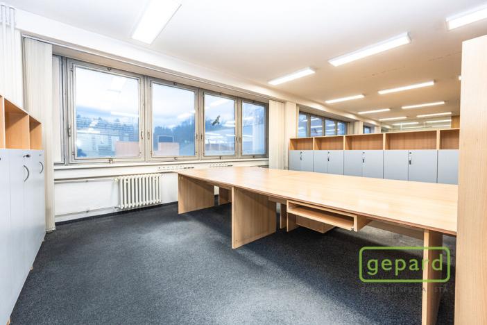 Pronájem kanceláře, Praha - Motol, Plzeňská, 653 m2