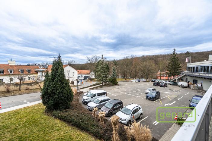 Pronájem kanceláře, Praha - Motol, Plzeňská, 653 m2