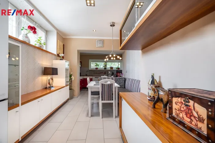 Prodej rodinného domu, Karlovy Vary - Dvory, Chebská, 256 m2