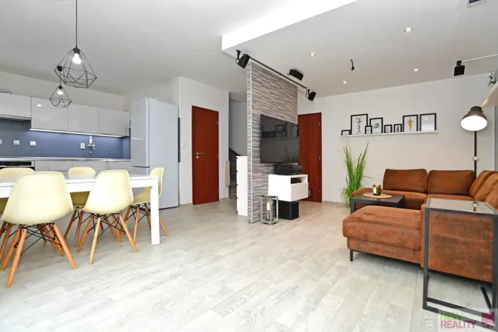 Pronájem rodinného domu, Popovičky - Chomutovice, Petrovy Vrchy, 113 m2