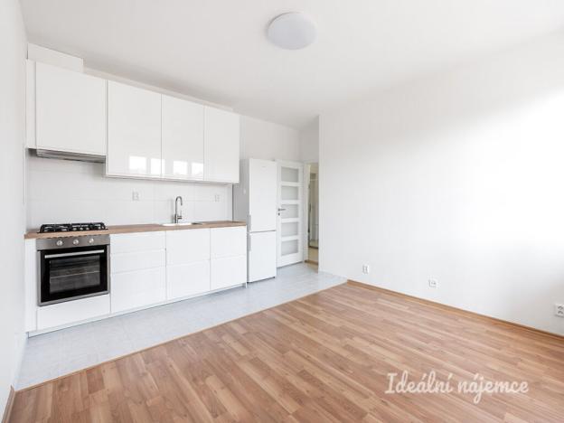 Pronájem bytu 2+kk, Praha - Kyje, Pelušková, 37 m2