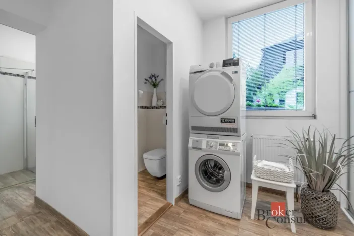 Prodej obchodního prostoru, Jablonec nad Nisou - Mšeno nad Nisou, Želivského, 300 m2