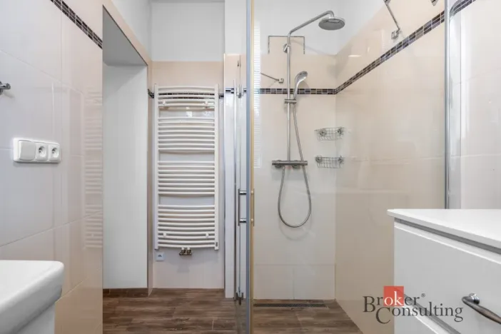 Prodej obchodního prostoru, Jablonec nad Nisou - Mšeno nad Nisou, Želivského, 300 m2