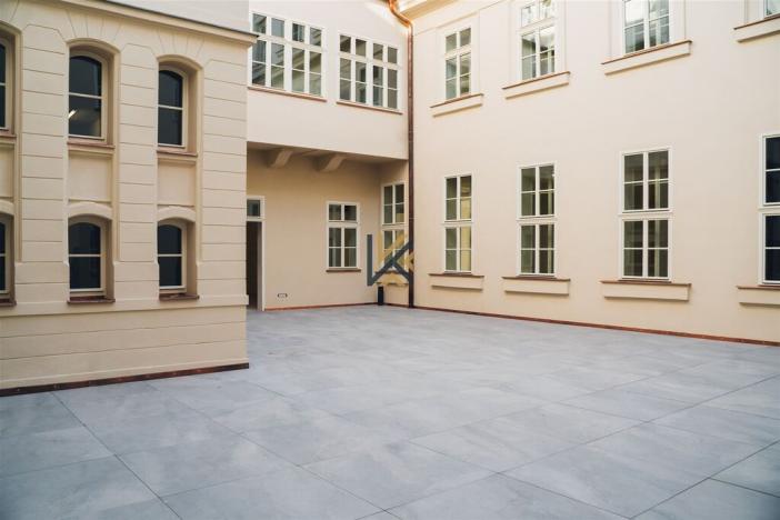 Pronájem kanceláře, Praha - Staré Město, Na příkopě, 1119 m2