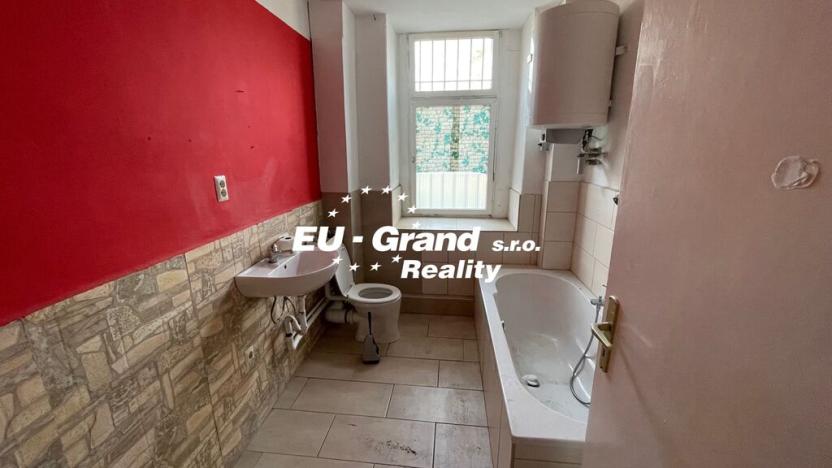 Prodej činžovního domu, Ebersbach, Německo, 300 m2