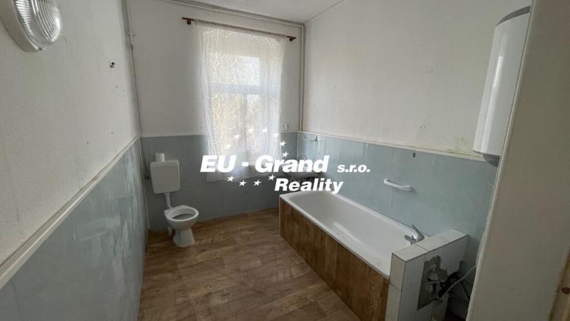 Prodej činžovního domu, Ebersbach, Německo, 300 m2