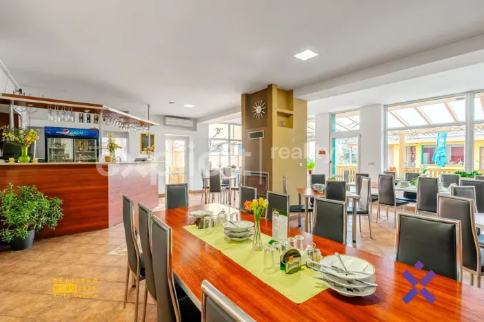 Prodej restaurace, Bojkovice, Sušilova, 1000 m2