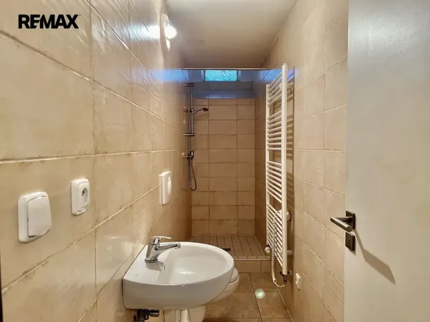 Pronájem komerční nemovitosti, Karlovy Vary, Bulharská, 95 m2
