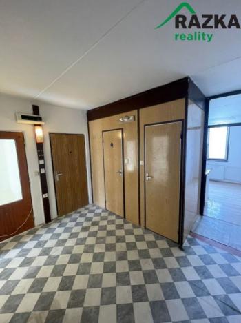 Pronájem bytu 2+1, Chodová Planá, sídliště Lučina, 64 m2