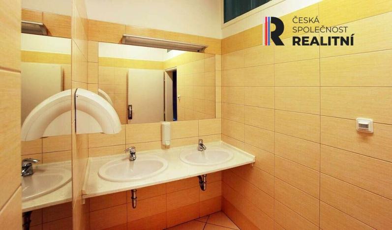 Pronájem kanceláře, Zlín, Kvítková, 27 m2