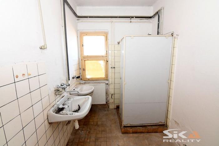 Prodej výrobních prostor, Louny, Říční, 2310 m2