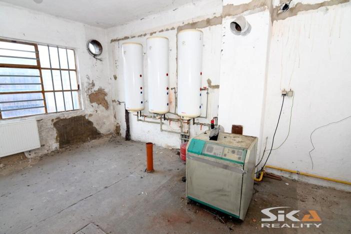 Prodej výrobních prostor, Louny, Říční, 2310 m2