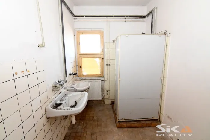 Prodej výrobních prostor, Louny, Říční, 2310 m2