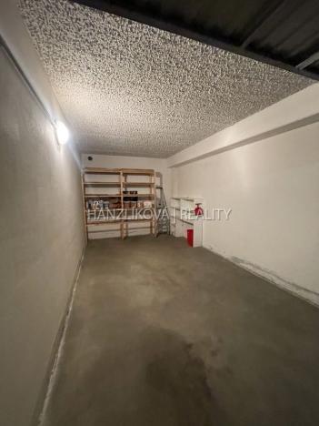 Pronájem garáže, České Budějovice, N. Frýda, 17 m2