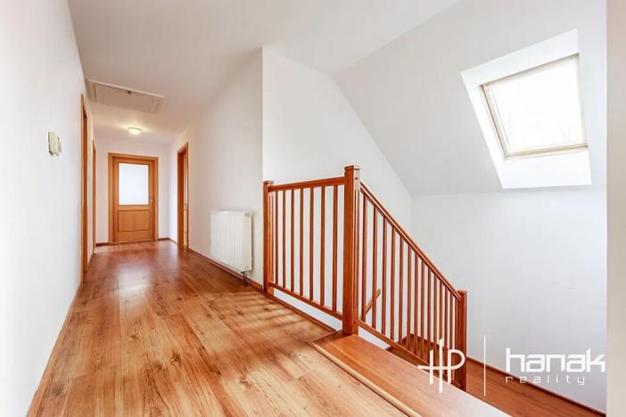 Prodej rodinného domu, Strančice, 259 m2