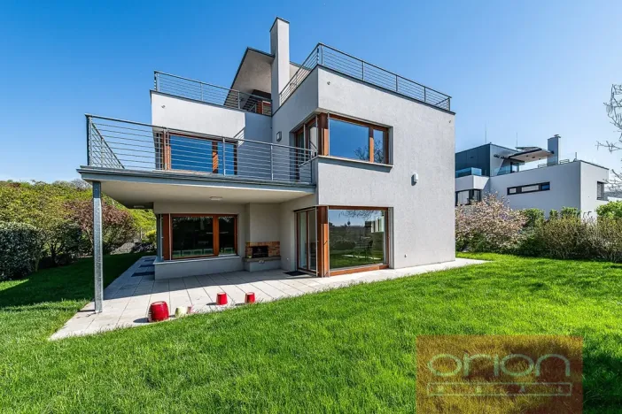 Pronájem rodinného domu, Praha - Jinonice, Vacínovská, 360 m2