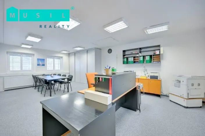 Prodej kanceláře, Olomouc - Neředín, 1500 m2