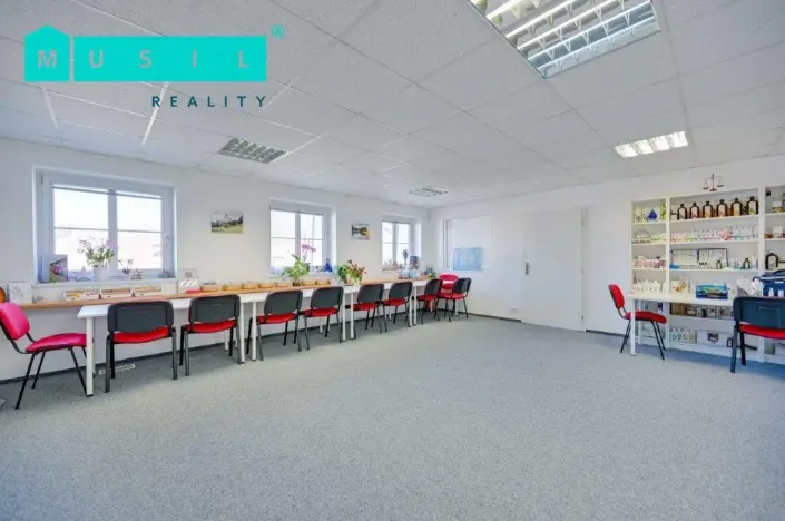Prodej kanceláře, Olomouc - Neředín, 1500 m2