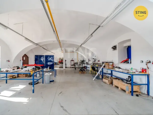 Prodej výrobních prostor, Mankovice, 2880 m2