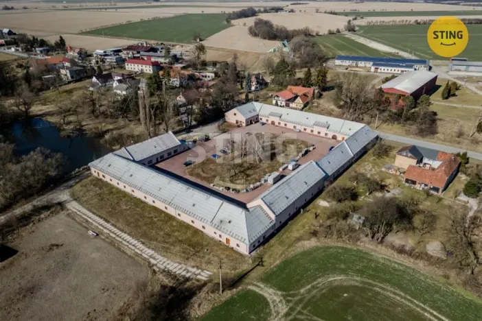 Prodej výrobních prostor, Mankovice, 2880 m2