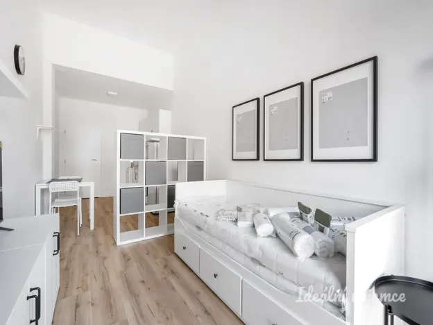 Pronájem bytu 1+kk, Praha - Kyje, Za černým mostem, 25 m2