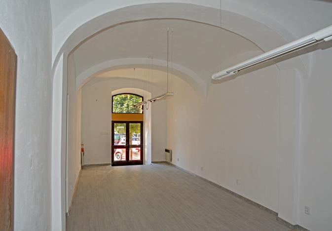 Pronájem obchodního prostoru, Chrudim - Chrudim I, Resselovo náměstí, 41 m2