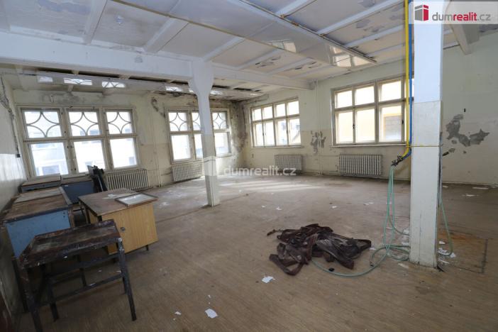 Prodej komerční nemovitosti, Kraslice, Pod nádražím, 1600 m2