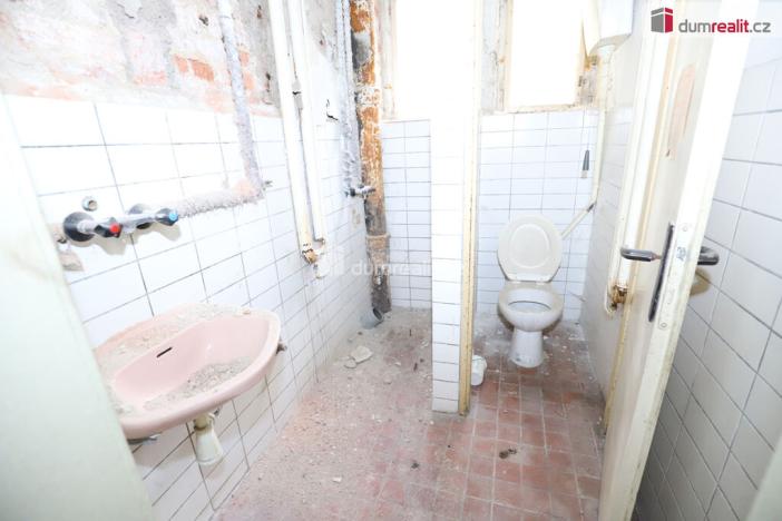 Prodej komerční nemovitosti, Kraslice, Pod nádražím, 1600 m2