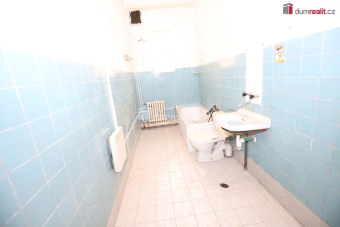 Prodej komerční nemovitosti, Kraslice, Pod nádražím, 1600 m2