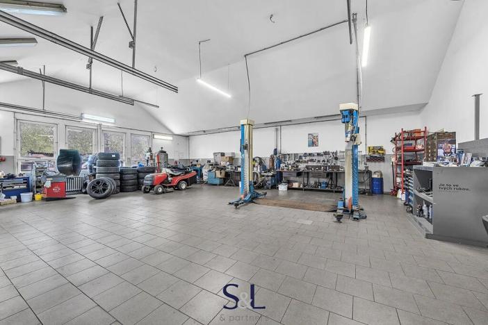 Prodej obchodního prostoru, Sosnová, 329 m2