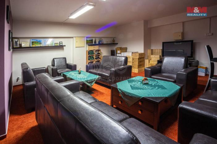 Pronájem obchodního prostoru, Pardubice - Bílé Předměstí, Dašická, 1230 m2