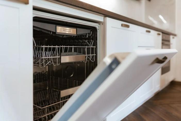 Prodej bytu 2+kk, Horní Planá, Náměstí, 59 m2