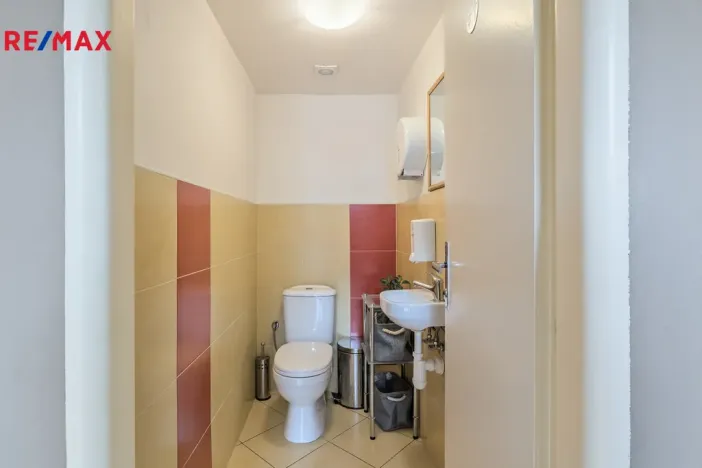 Pronájem komerční nemovitosti, Praha - Nusle, Bohuslava ze Švamberka, 68 m2