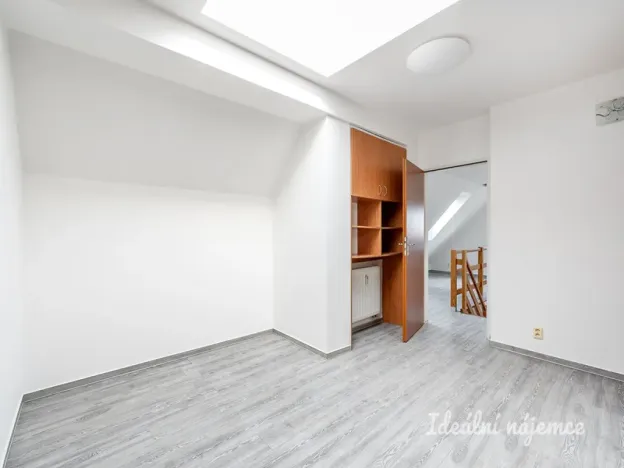 Pronájem bytu 2+kk, Praha - Radotín, Věštínská, 74 m2