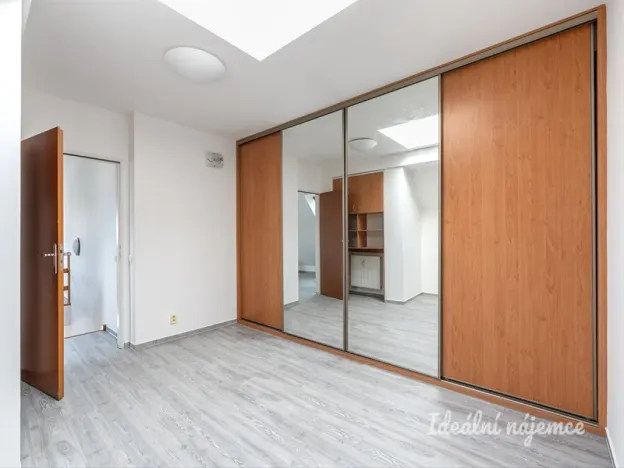 Pronájem bytu 2+kk, Praha - Radotín, Věštínská, 74 m2
