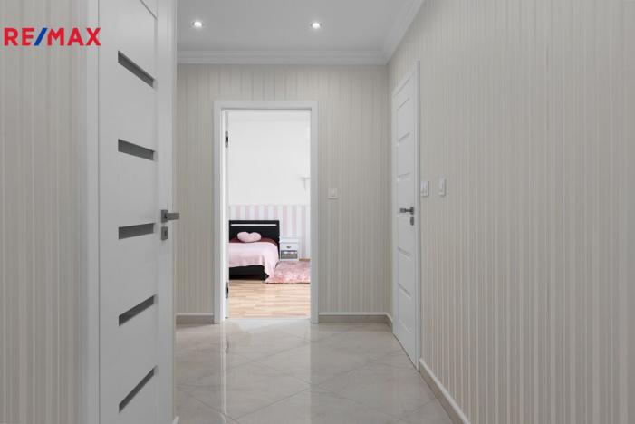 Prodej bytu 3+kk, Karlovy Vary - Drahovice, Zbrojnická, 91 m2