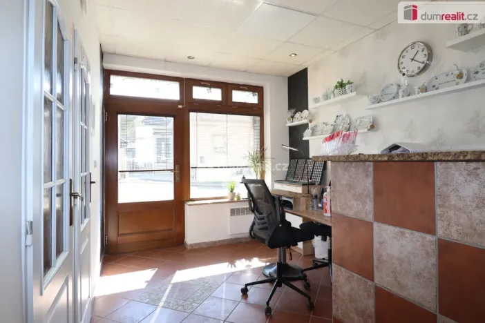 Pronájem obchodního prostoru, Karlovy Vary - Rybáře, Kosmonautů, 35 m2